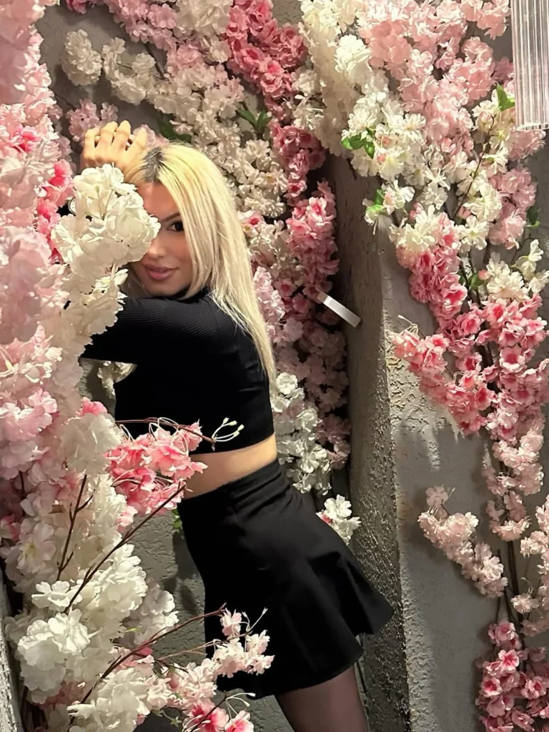 Kyla Suzin Kimdir - Fotoğraf 3