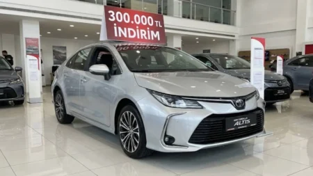 Zam beklerken 300 bin TL indirim geldi! Toyota Corolla Ocak 2026 fiyat listesi