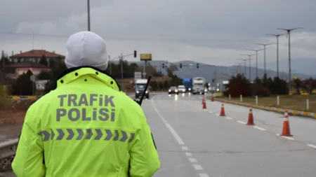 Polisten kaçan motorcular yandı! Yeni trafik cezaları maddeleşti, cezalar ve yaptırımlar sertleşti