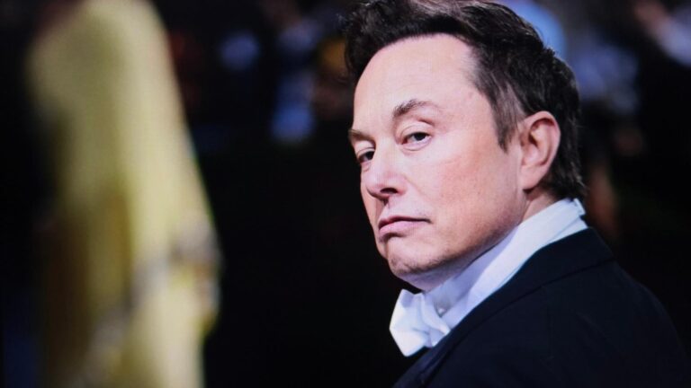 Elon Musk’ın birçok çalışanına 420 dolar borcu olduğu ortaya çıktı