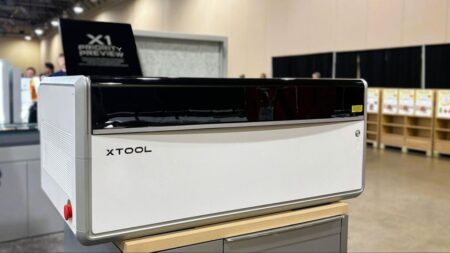 xtool-x1-coklu-lazer-teknolojisini-tek-govdede-birlestiren-moduler-sistem_1789290096_30780345